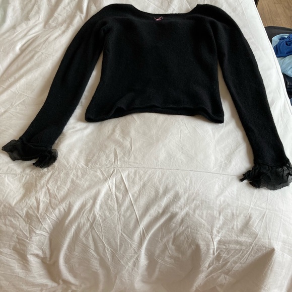 NWOT—Chic Italian Twinset cashmere/wool/silk blend ruffle sweater - Picture 4 of 12